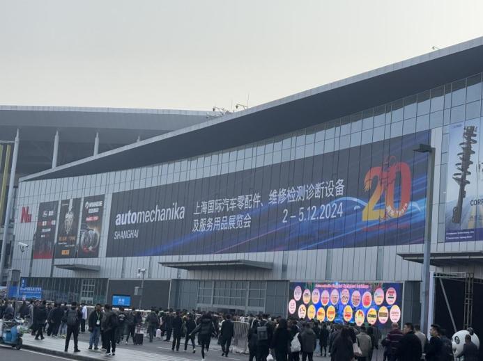 El personal de Hengda participó en 2024 Automechanika Shanghai